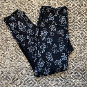 Patterned cropped Old Navy fitness leggings
